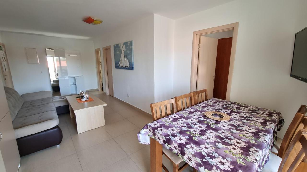 Apartments Bellator Šilo Εξωτερικό φωτογραφία