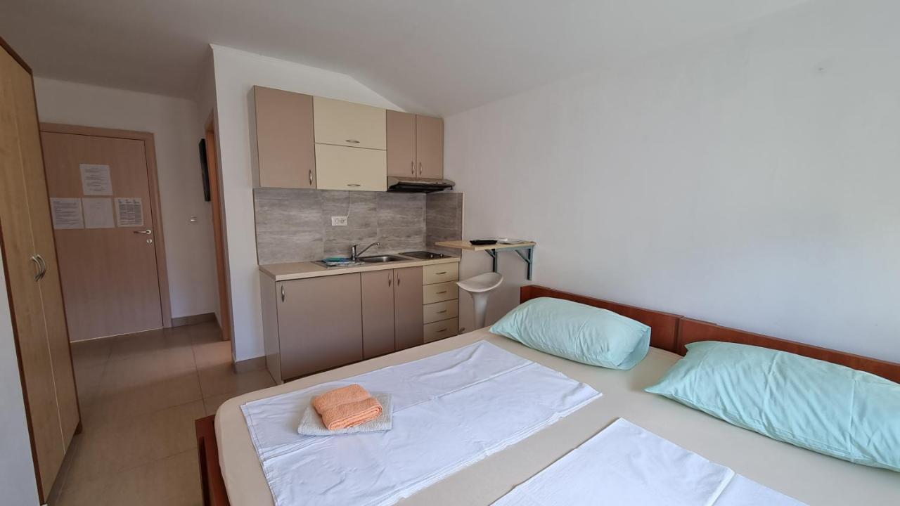Apartments Bellator Šilo Εξωτερικό φωτογραφία