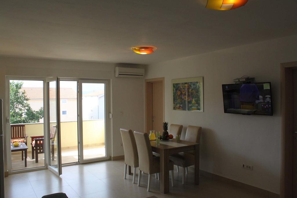 Apartments Bellator Šilo Εξωτερικό φωτογραφία