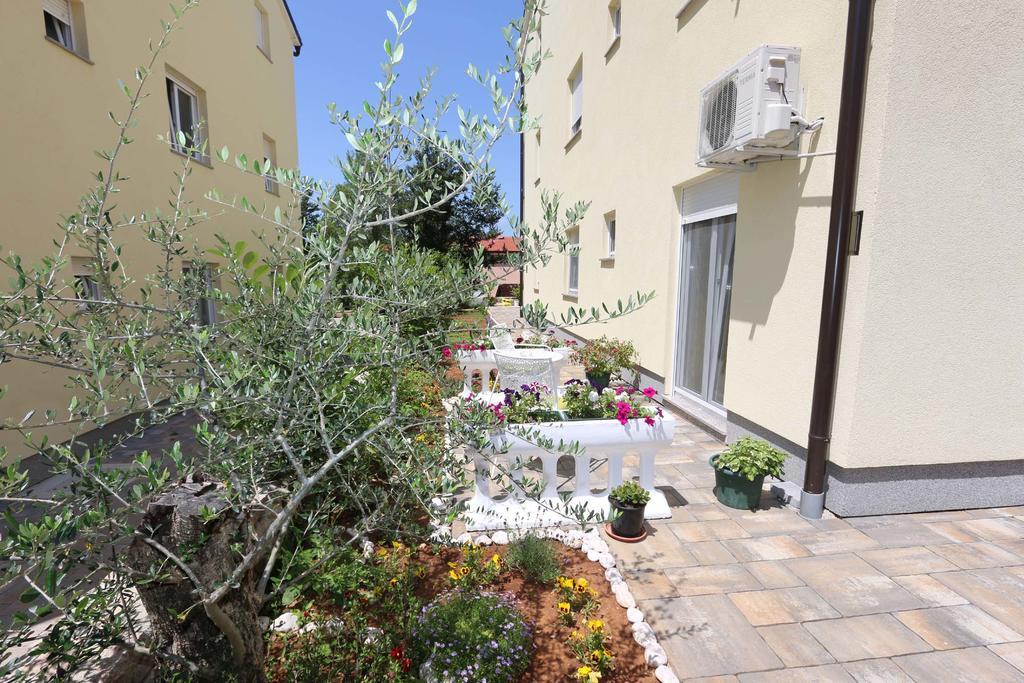 Apartments Bellator Šilo Εξωτερικό φωτογραφία