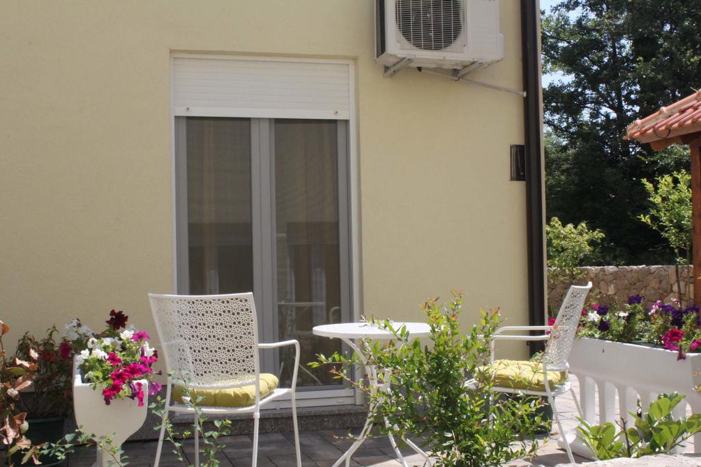 Apartments Bellator Šilo Εξωτερικό φωτογραφία