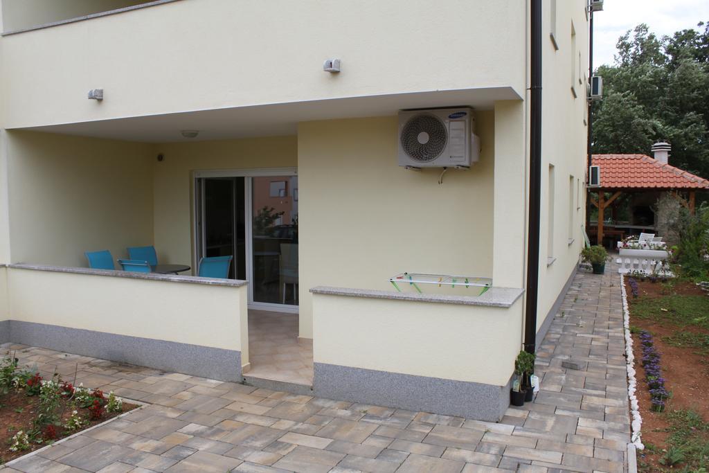 Apartments Bellator Šilo Εξωτερικό φωτογραφία