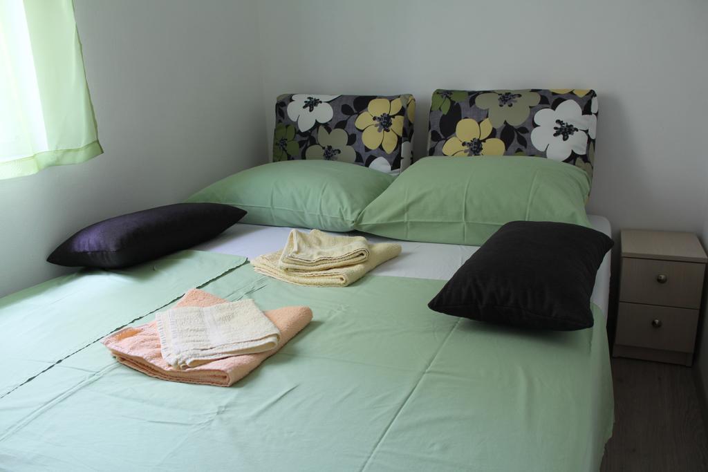 Apartments Bellator Šilo Εξωτερικό φωτογραφία