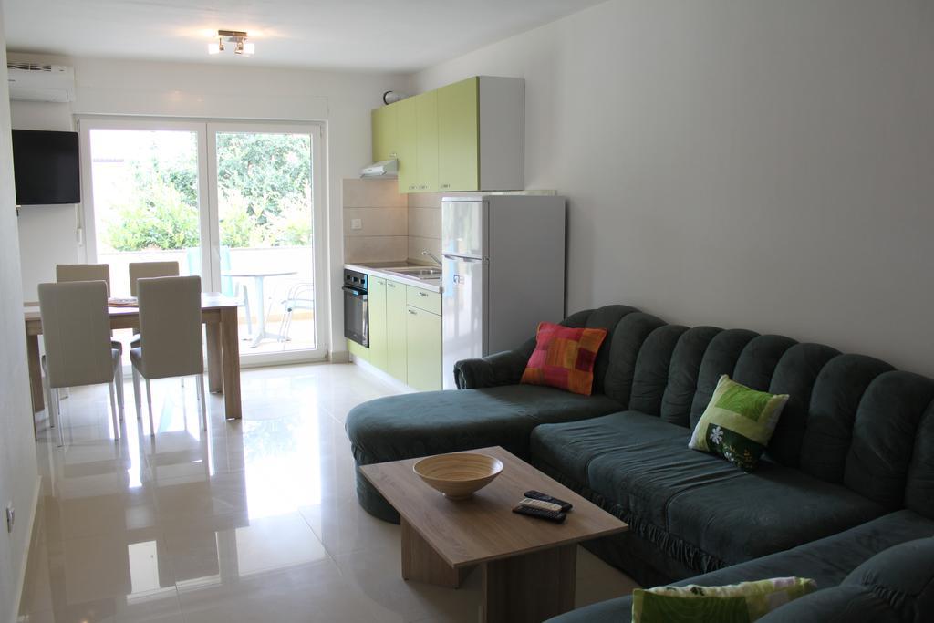 Apartments Bellator Šilo Εξωτερικό φωτογραφία